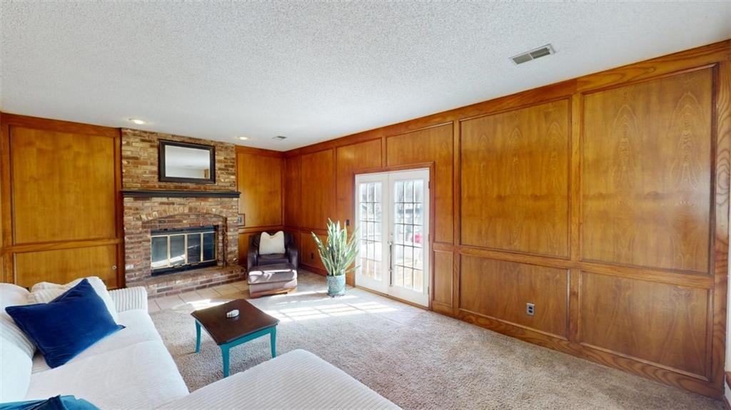 4821 Perry Lane