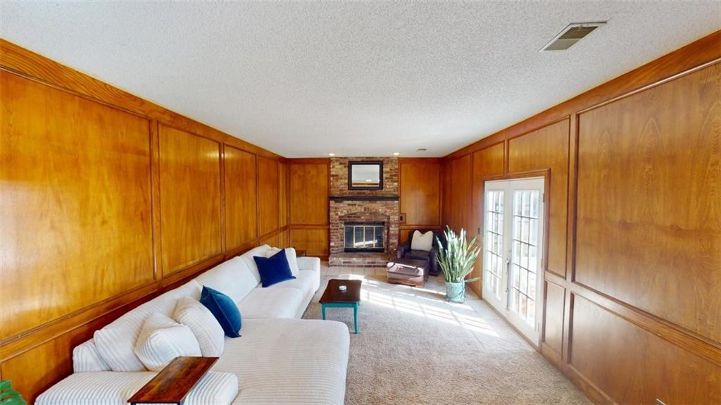 4821 Perry Lane