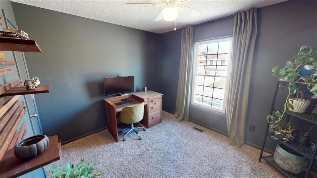 4821 Perry Lane