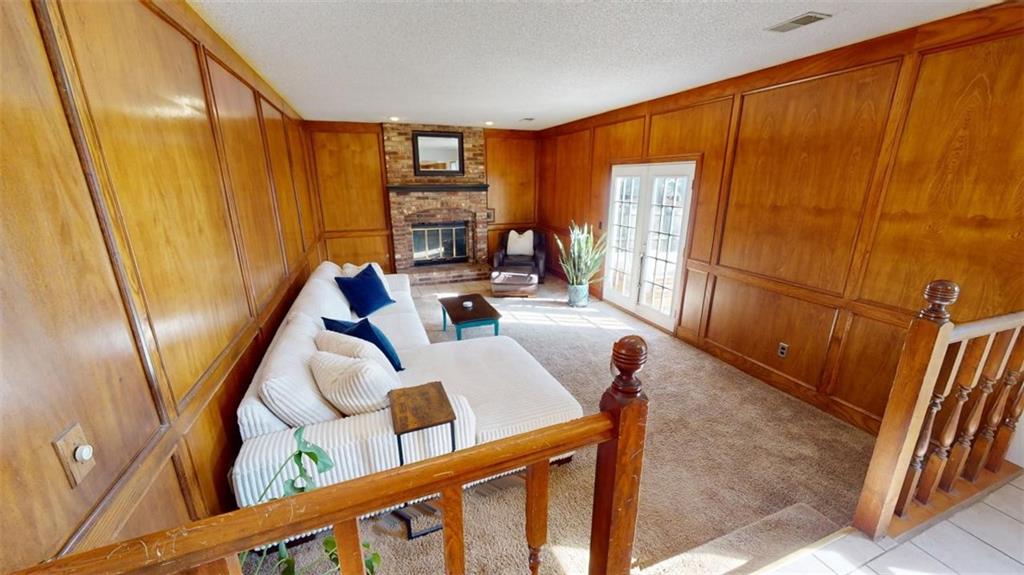 4821 Perry Lane
