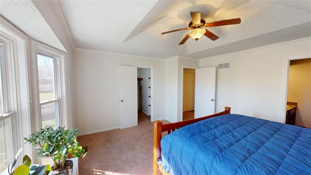 4821 Perry Lane
