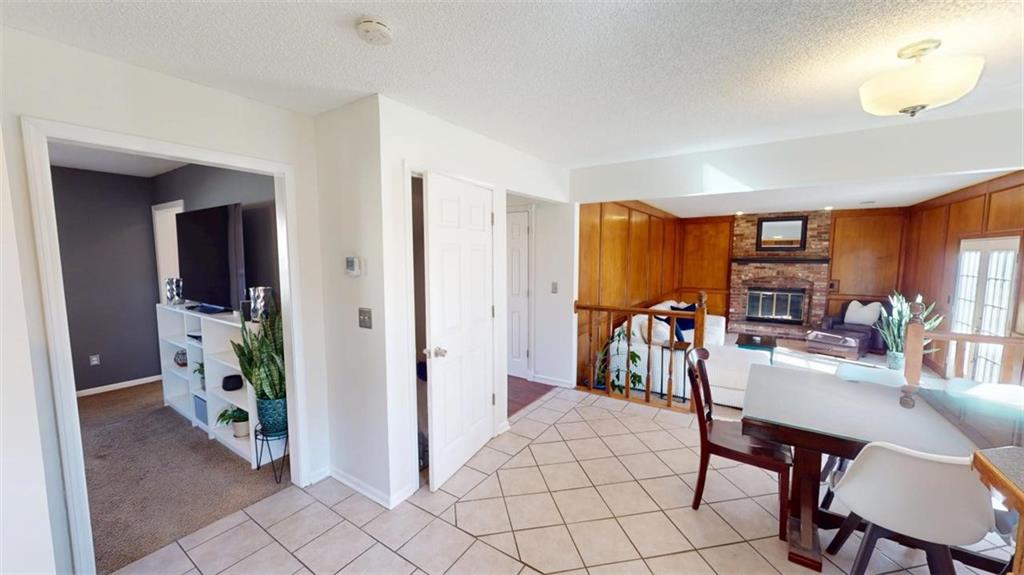 4821 Perry Lane