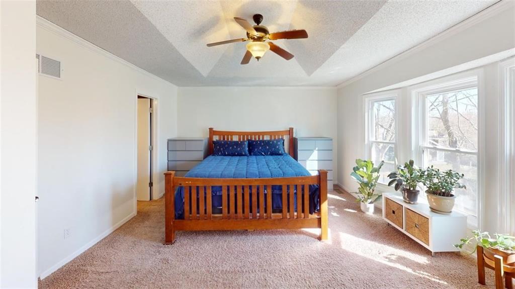4821 Perry Lane