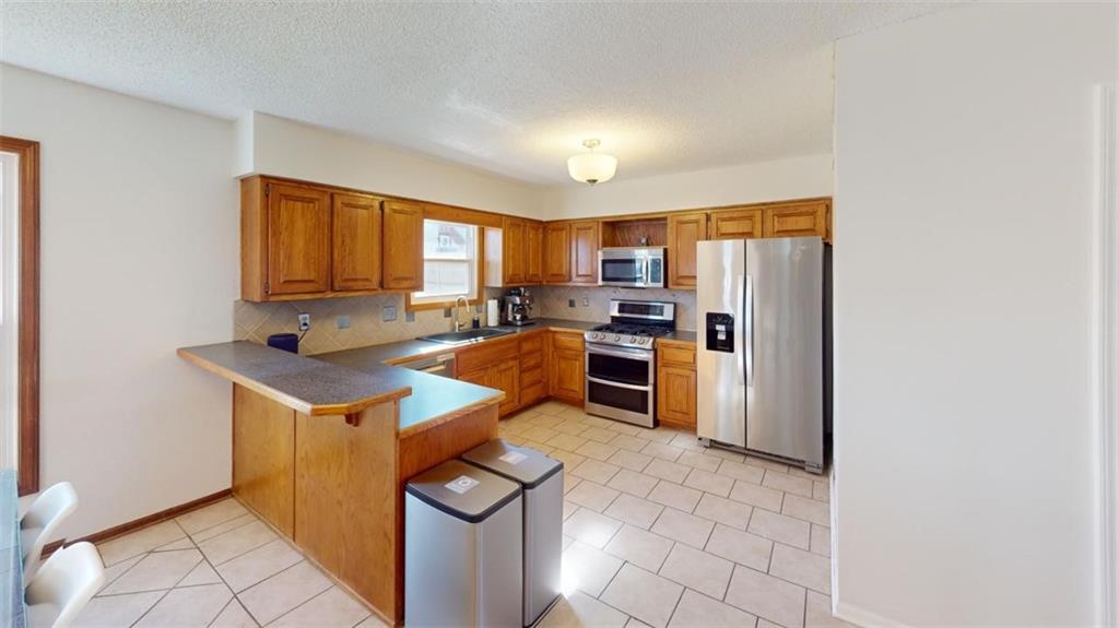 4821 Perry Lane