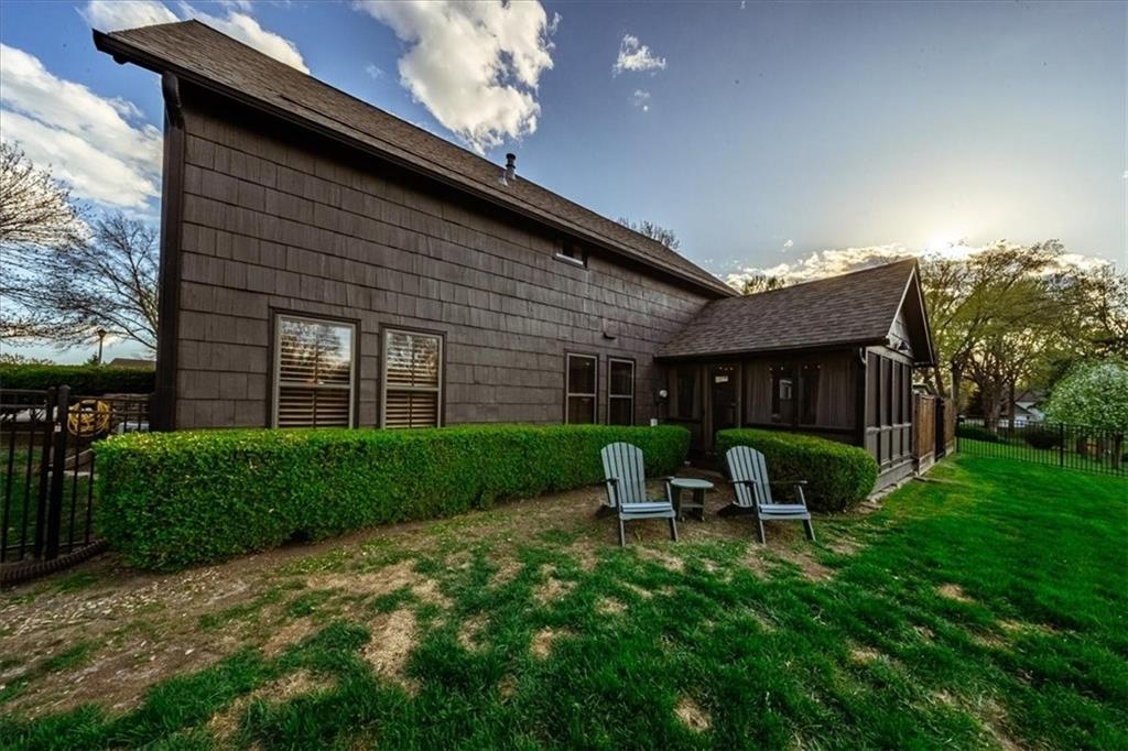 9700 W 106th Street
