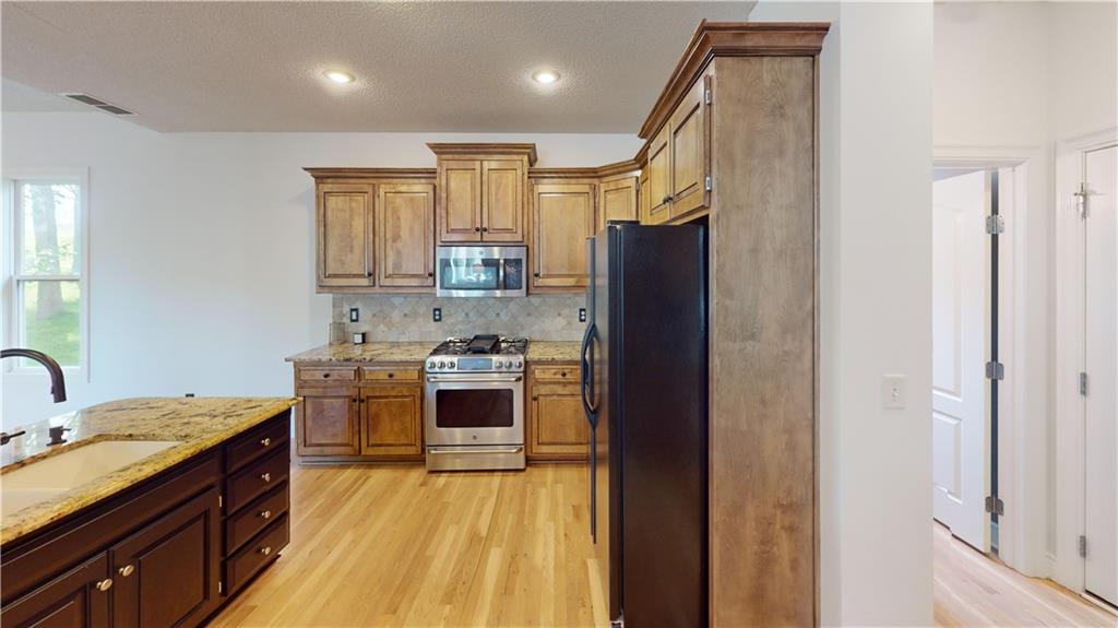 22306 W 44 Terrace