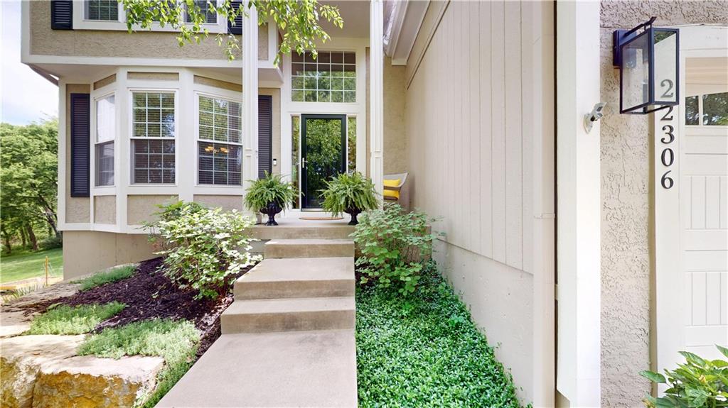 22306 W 44 Terrace