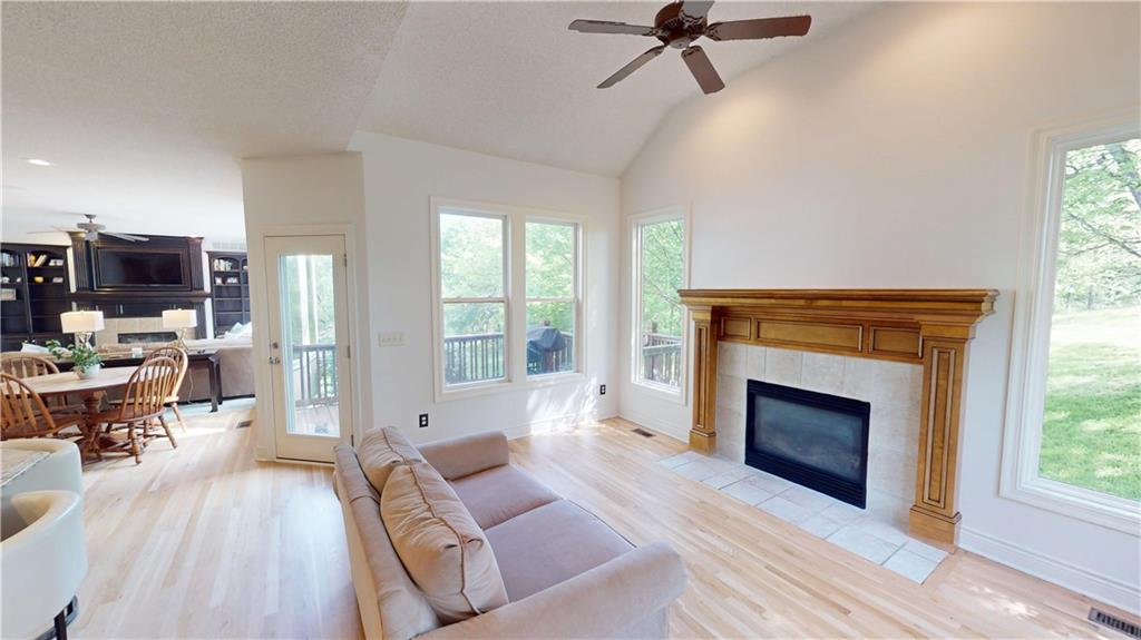 22306 W 44 Terrace