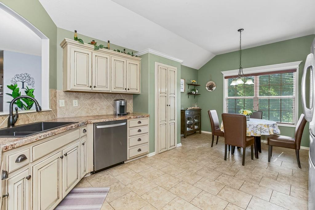 488 S 137th Place