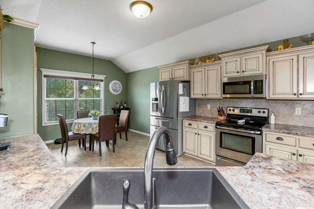 488 S 137th Place