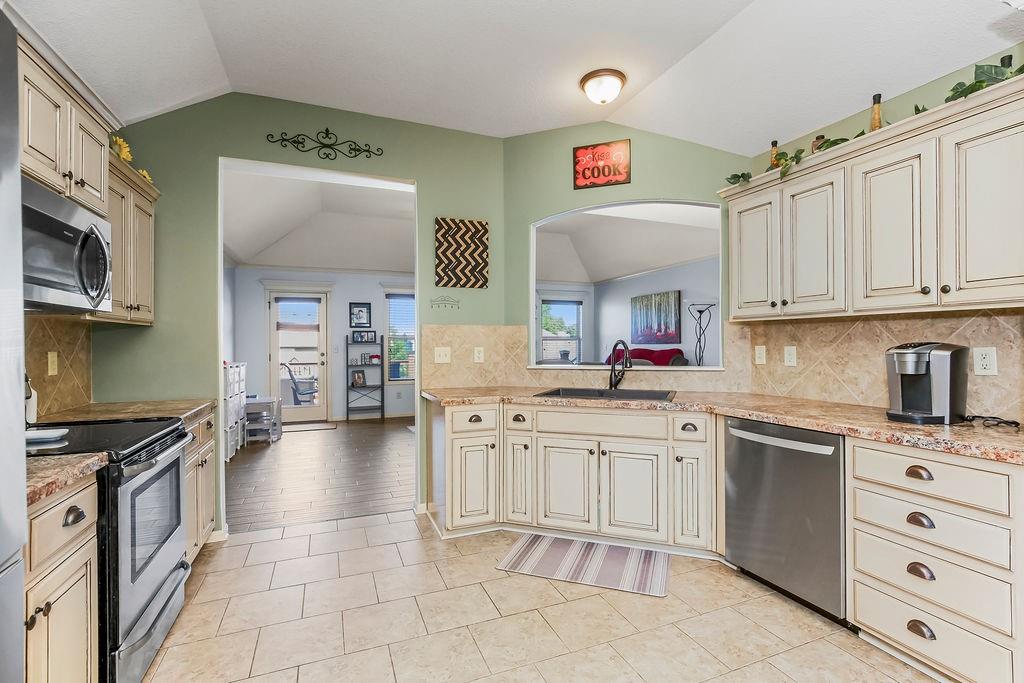 488 S 137th Place