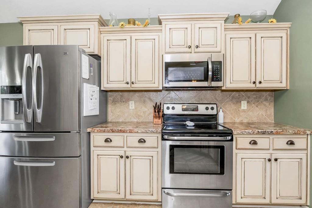 488 S 137th Place