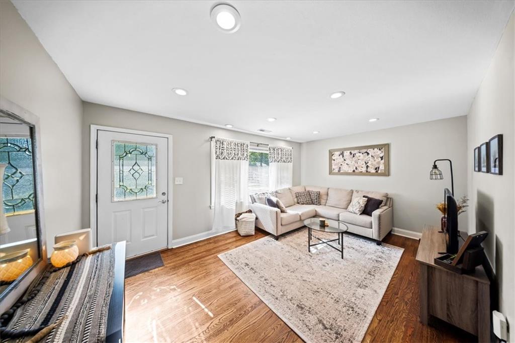 7007 Woodward Street