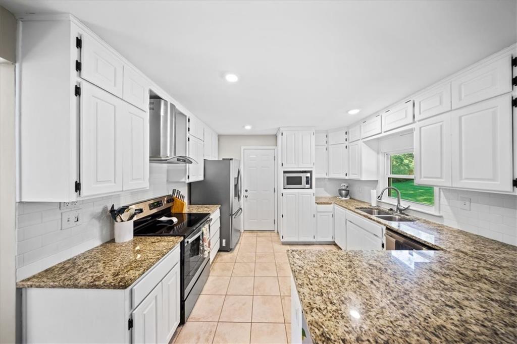 7007 Woodward Street