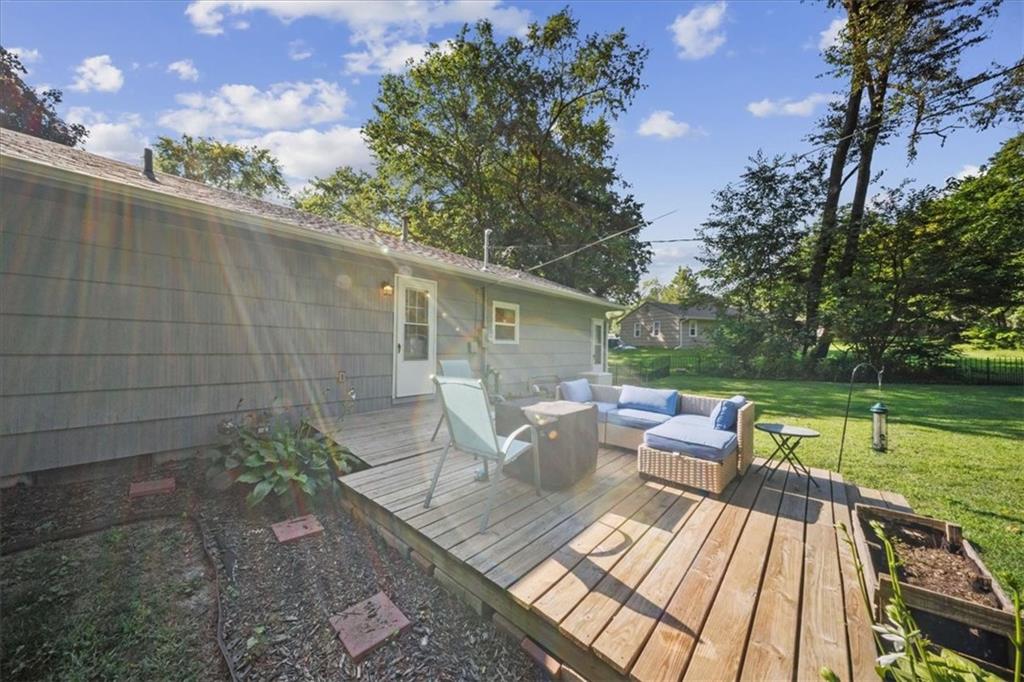 7007 Woodward Street