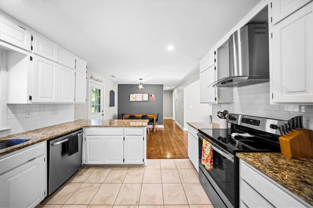 7007 Woodward Street