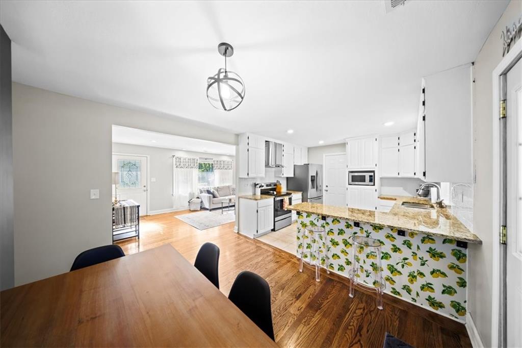 7007 Woodward Street