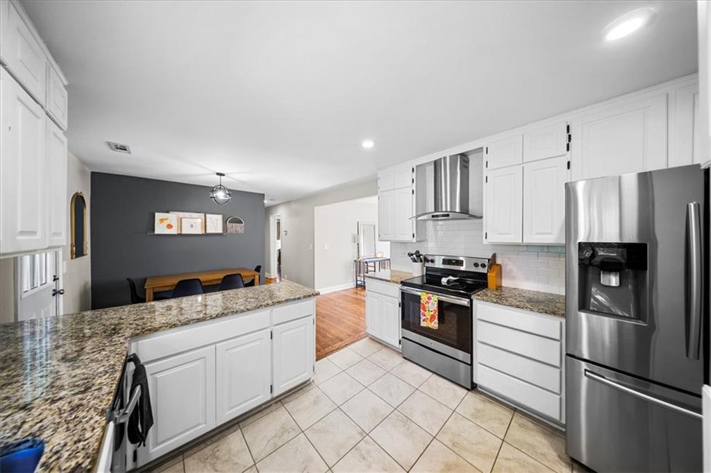 7007 Woodward Street