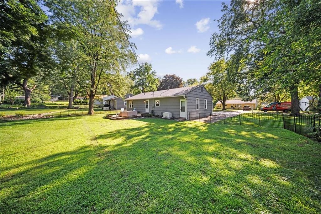 7007 Woodward Street