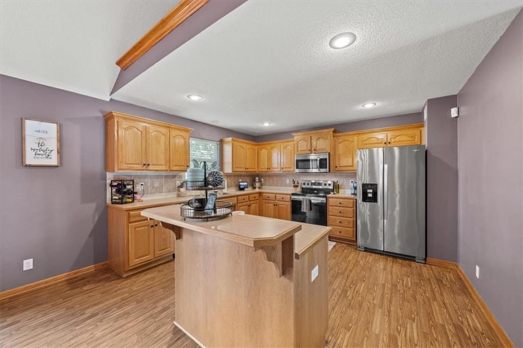 1548 S 105th Court