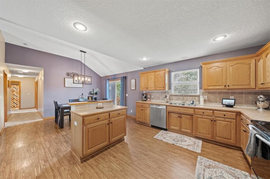1548 S 105th Court