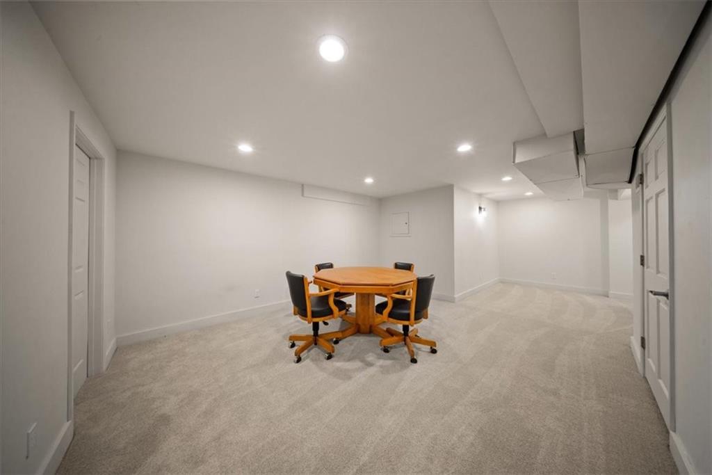 14302 Russell Street