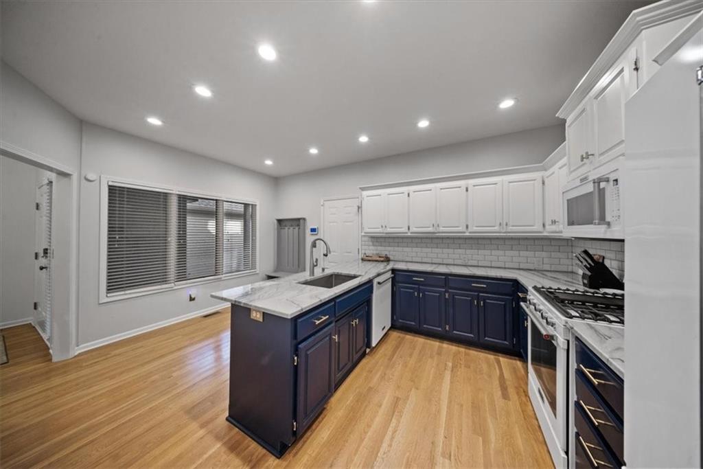 14302 Russell Street