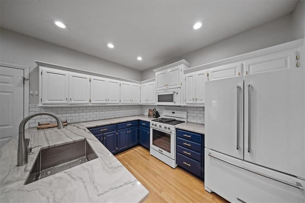 14302 Russell Street