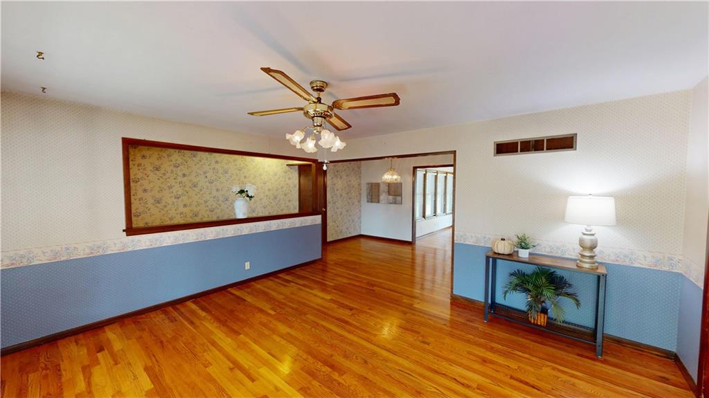 9801 Grandview Street