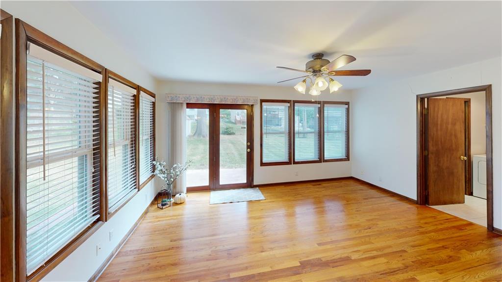 9801 Grandview Street