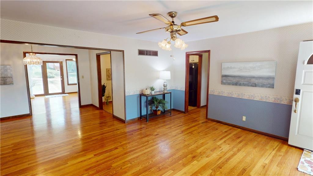 9801 Grandview Street