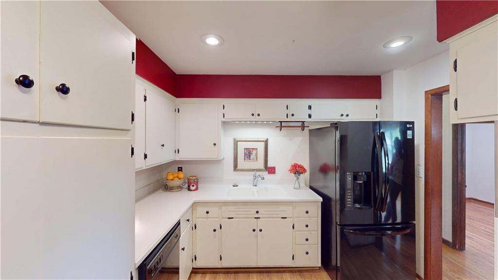 9801 Grandview Street