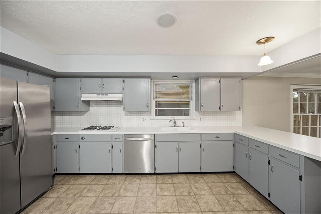 511 W 101ST Street