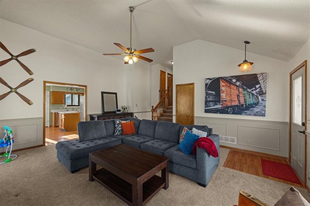 1019 E New London Drive