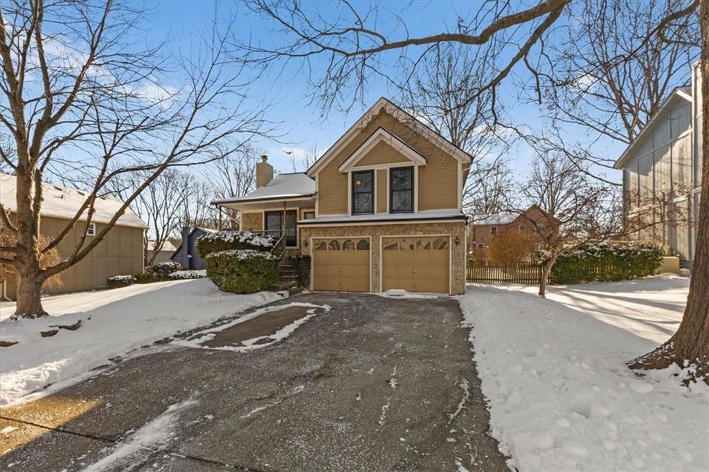 1019 E New London Drive