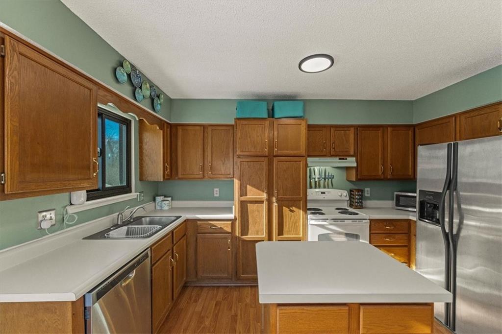 1019 E New London Drive