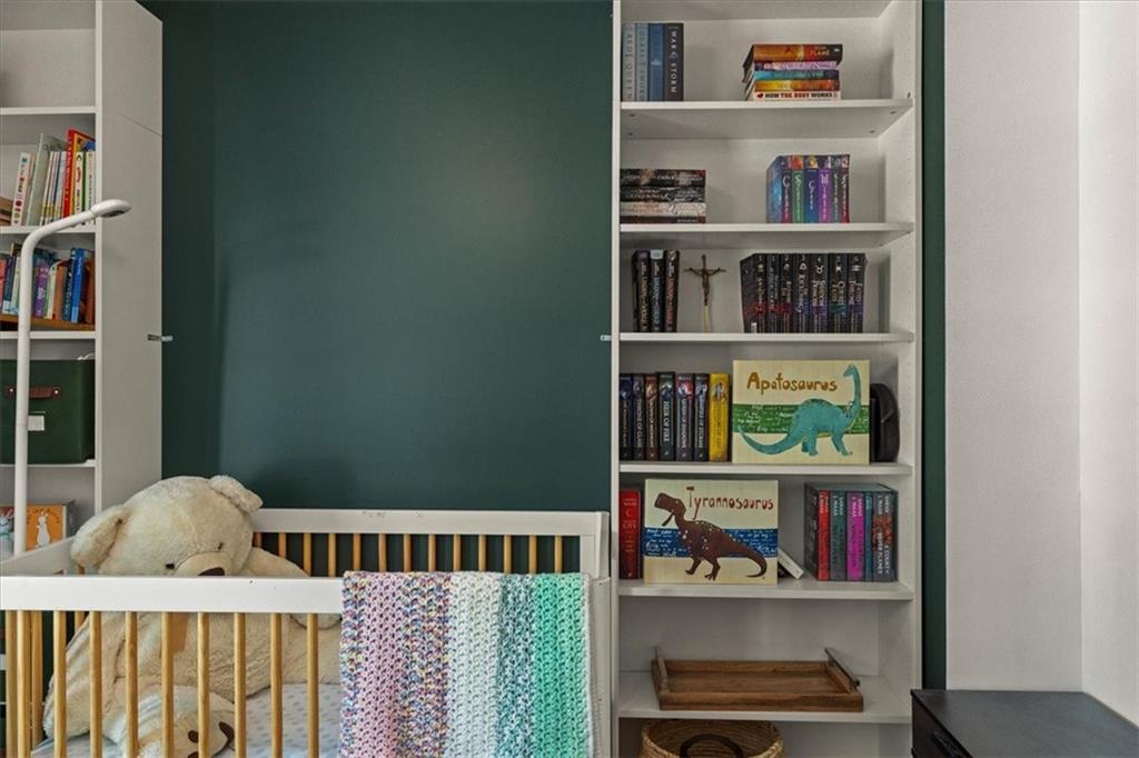 1019 E New London Drive