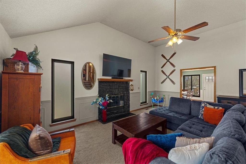 1019 E New London Drive