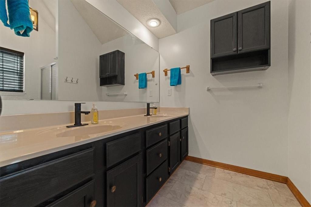 1019 E New London Drive