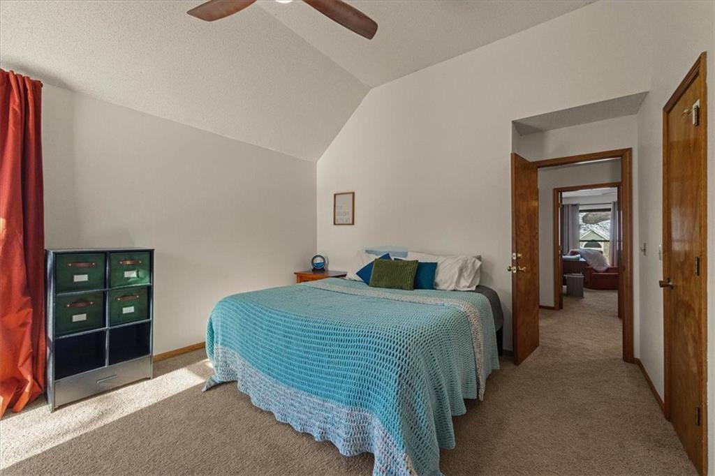 1019 E New London Drive