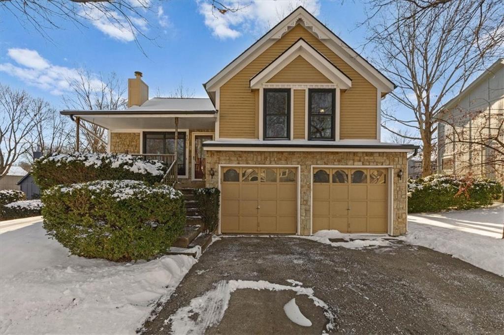 1019 E New London Drive