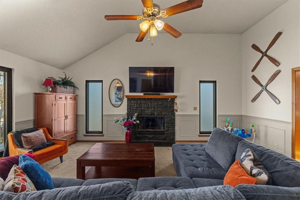 1019 E New London Drive