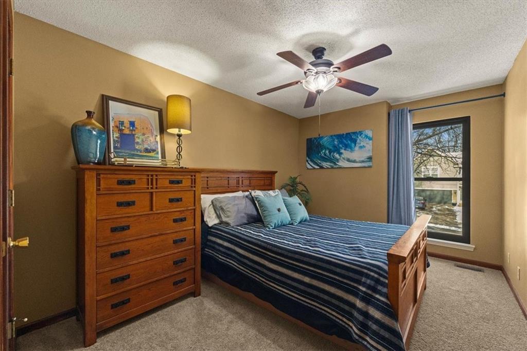 1019 E New London Drive