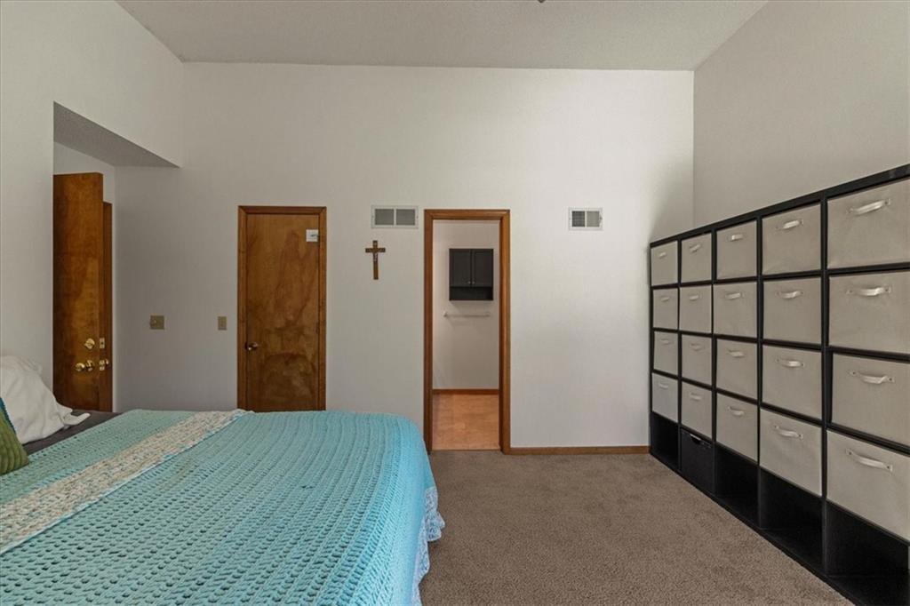 1019 E New London Drive