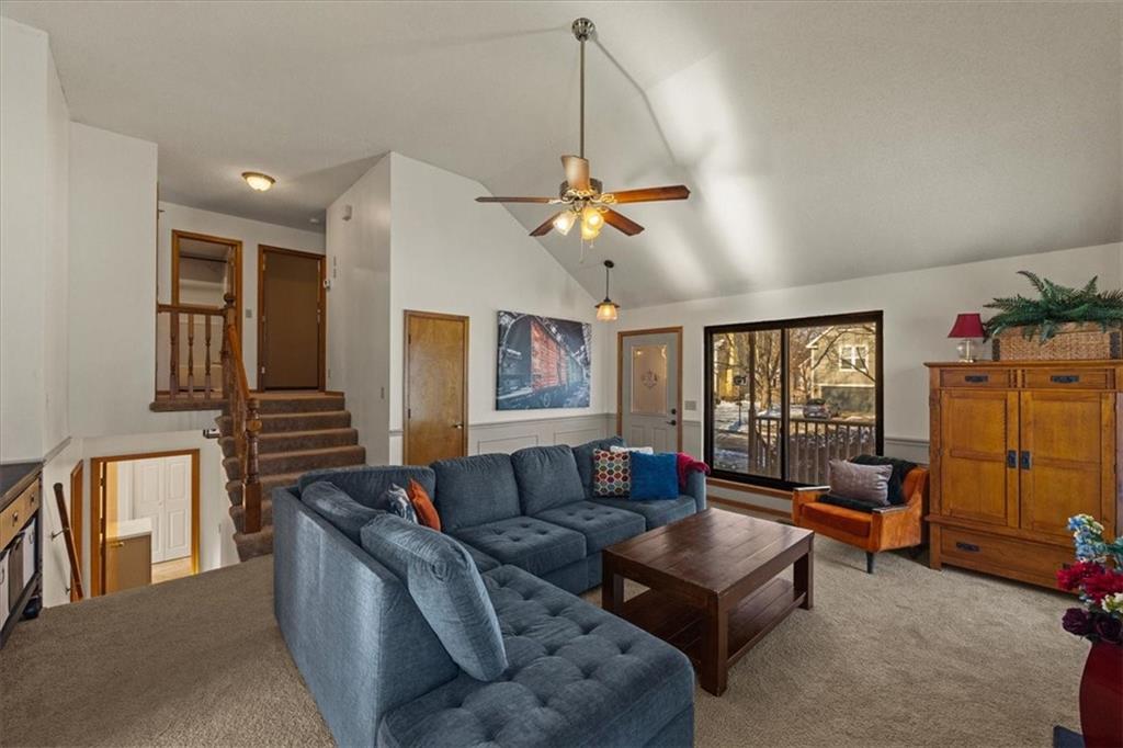 1019 E New London Drive