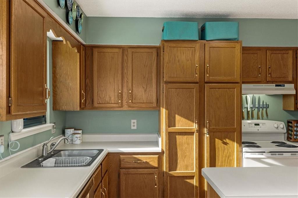 1019 E New London Drive