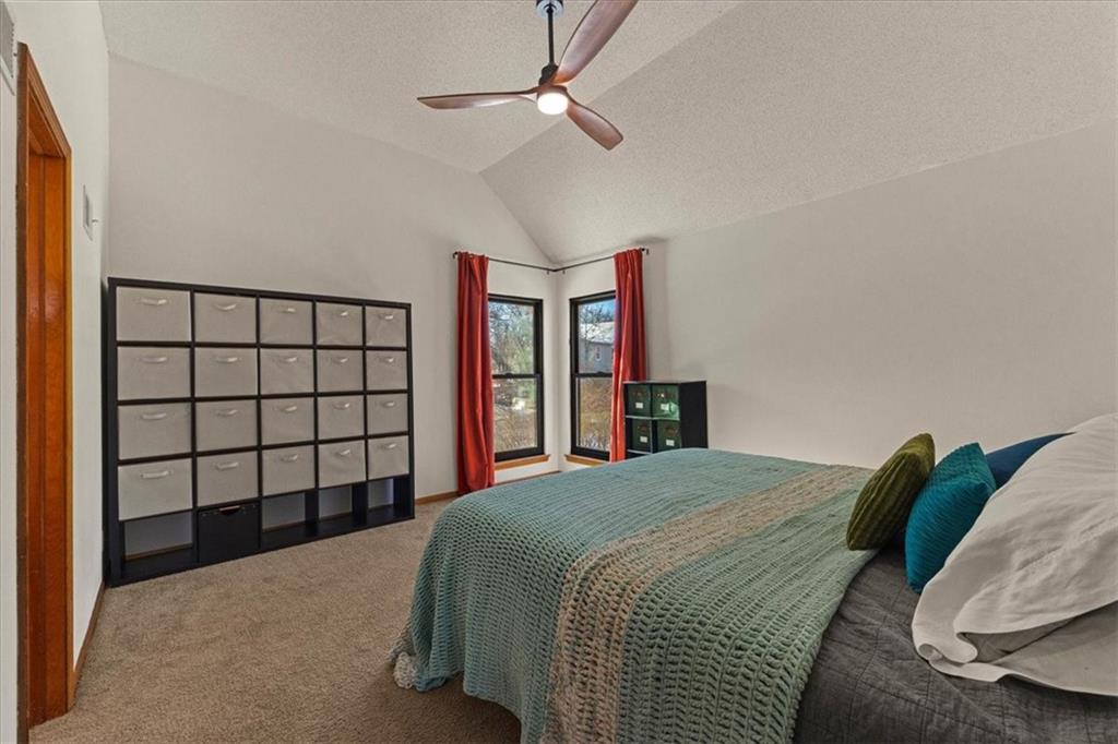 1019 E New London Drive