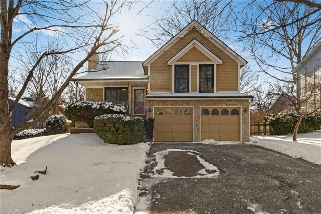 1019 E New London Drive