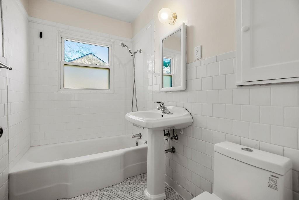 707 W 86TH Street