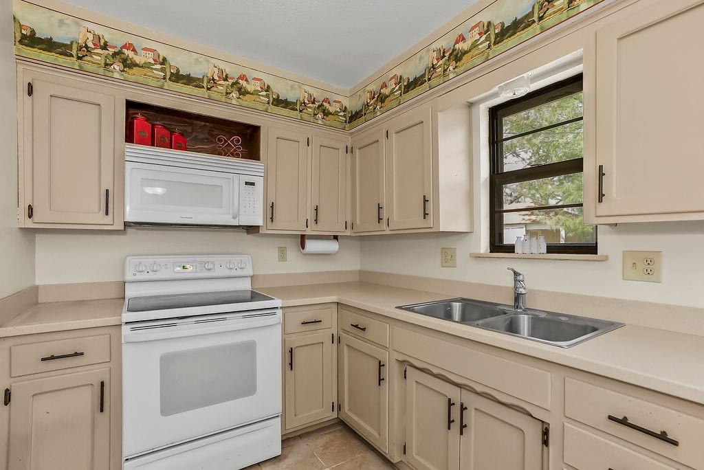 10530 W 59th Terrace